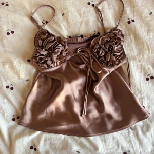 Zara linne  - Ny skick använd 1 gång 