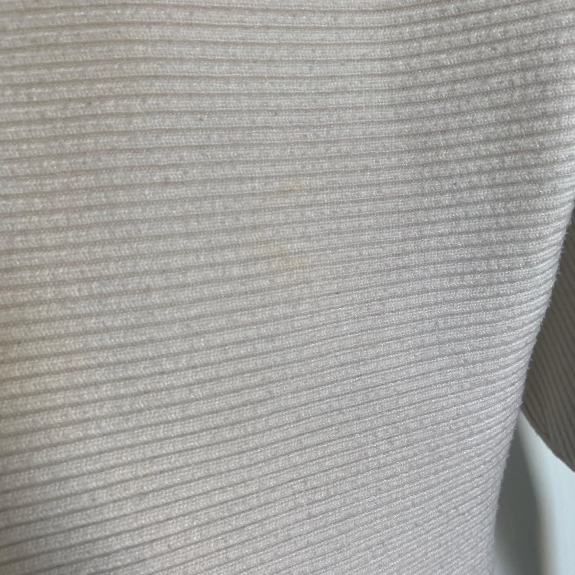 Vit ribbad tröja från Zara - 93