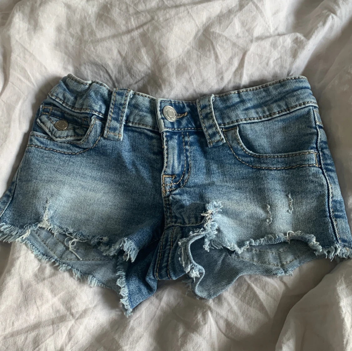 Jeans shorts från Gina