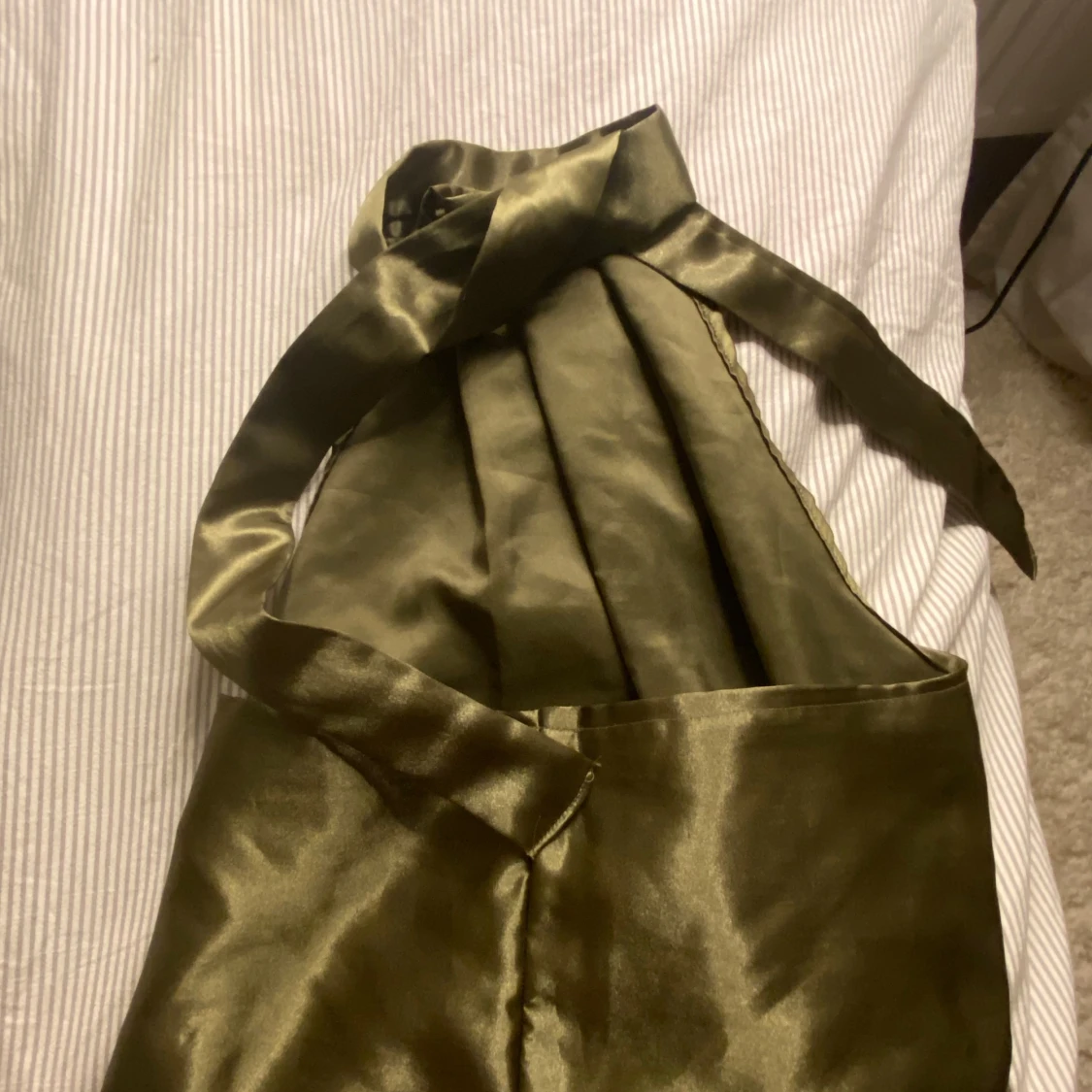 OlivGrön satintopp - 92