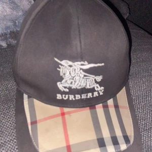 Burberry keps - Bra skick. Använd 5-6 gånger.