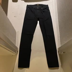 Lee jeans - Säljer dessa svarta Lee Daren jeans i storlek W29. Bra skick. Kontakta vid funderingar!