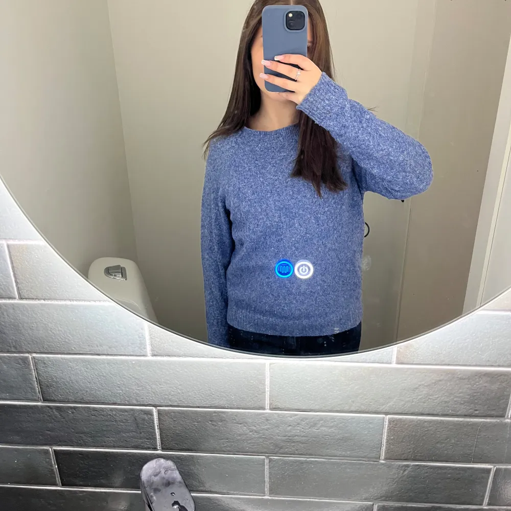Jätte fin stickad tröja från Vero Moda som tyvärr bara hänger i garderoben.. Neuleet.