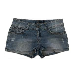 Only låg midjade jeans shorts i bra kondition 