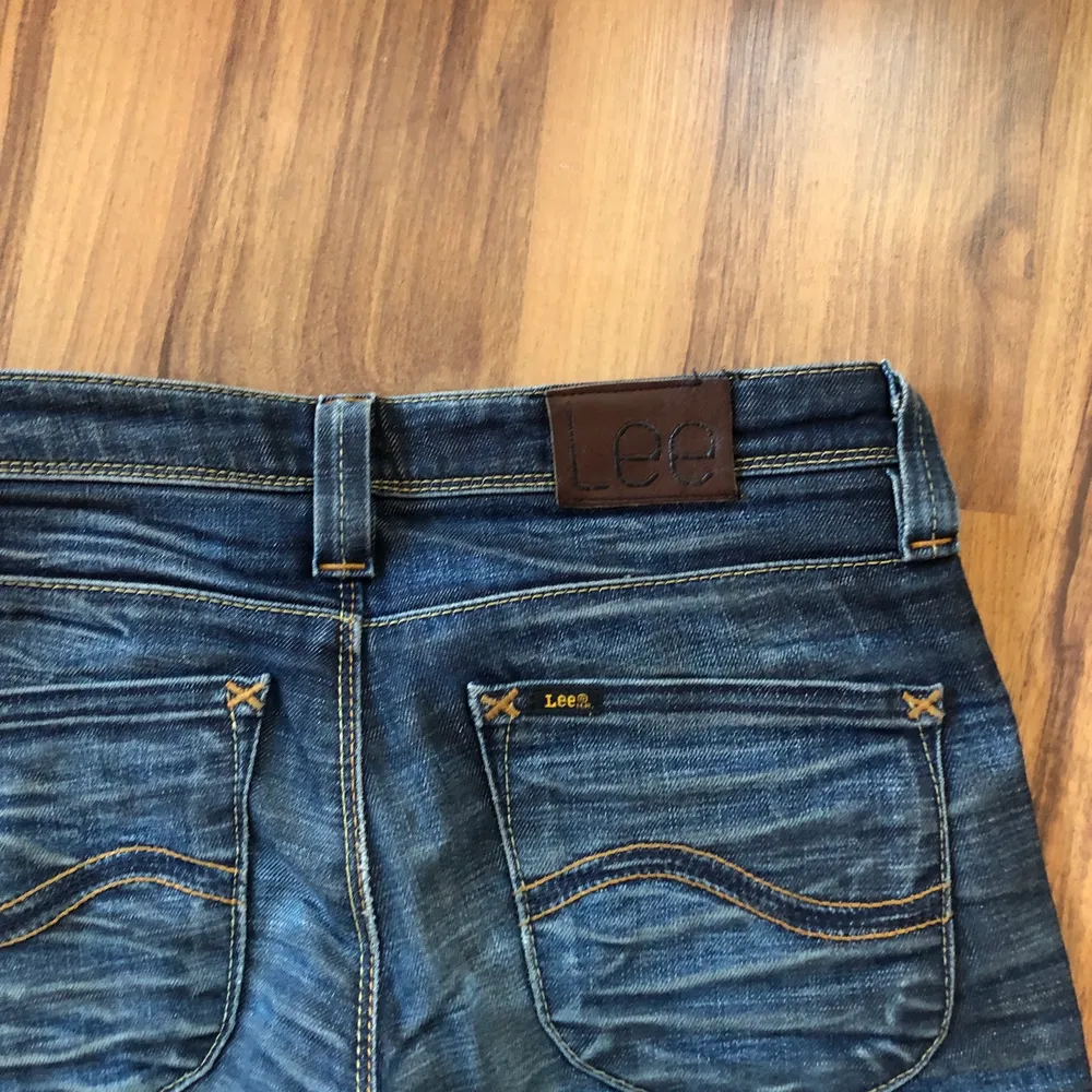 Säljer dessa svuncoola jeans från lee. W :29 L:31. Heter norma. Ca 15 år gamla så de säljs inte längre.. Jeans & Byxor.