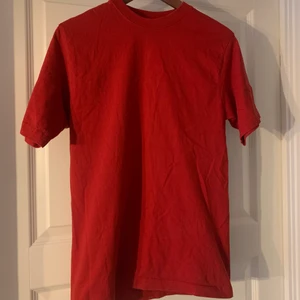 T-shirt New Wave  - Superfin t-shirt från New Wave. Är absolut öppen för prisförslag, kan mötas upp i Stockholm och det är bara att skriva för fler bilder!