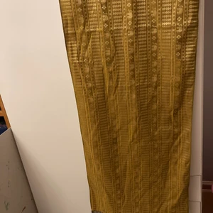 Halsduk Sjal Siden Thai  - En guld sjal mycket vacker