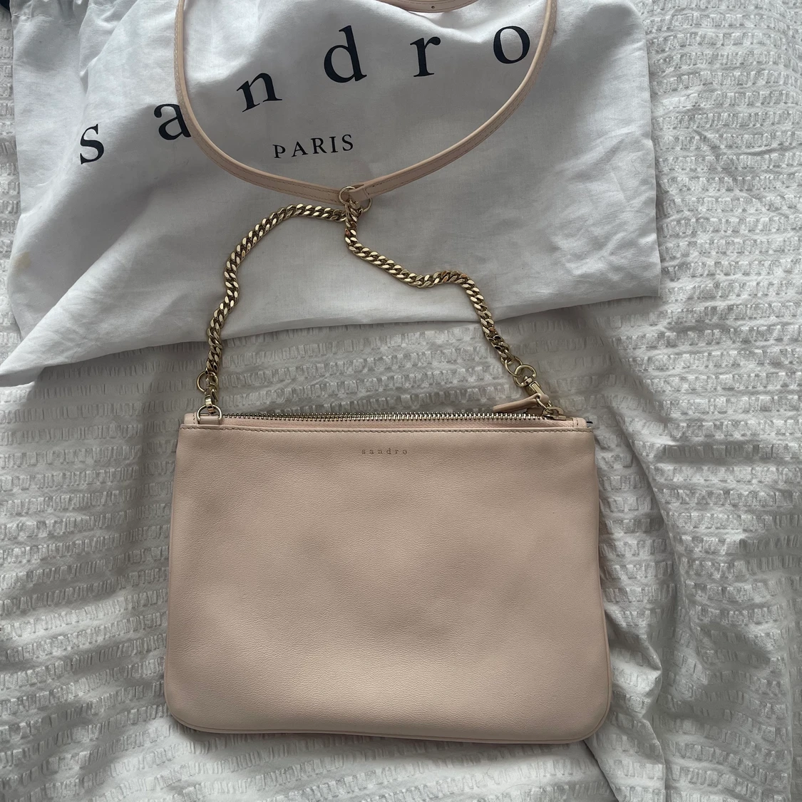 Sandro väska ljusrosa/creme