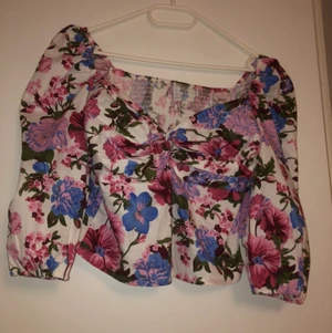 Blommig topp - Blommig topp, oanvänd