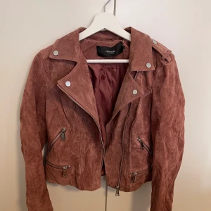 Jacka Vero Moda - Helt ny i storlek M! 100% läder 