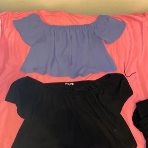 2 crop flared tops  - andvänds ej