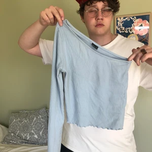 Snygg tröja  - Söt tröja som går att klä upp och ha till vardags❤️ strl xs men passar s 