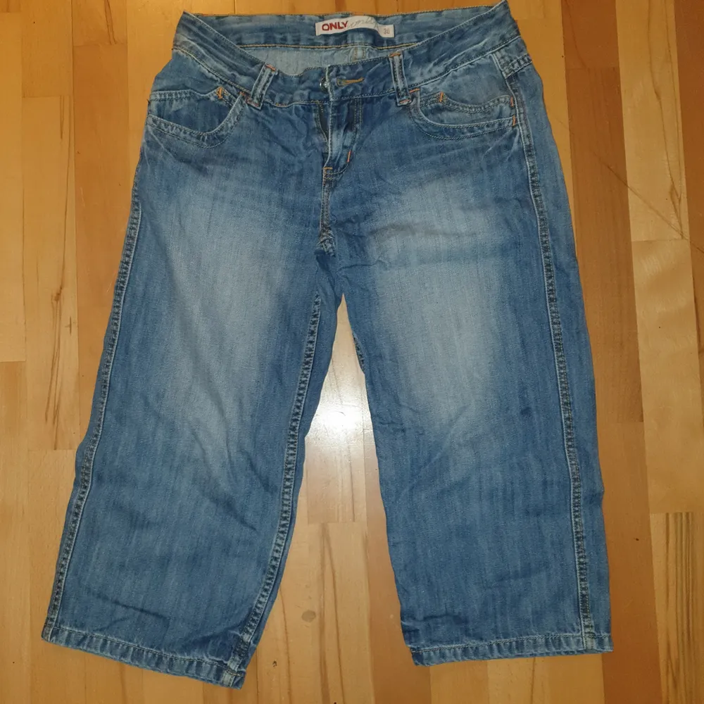 Snygga jeans shorts! Märke Only. Stl 30. Shorts.