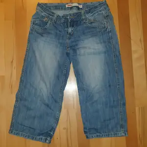 Snygga jeans shorts! Märke Only. Stl 30