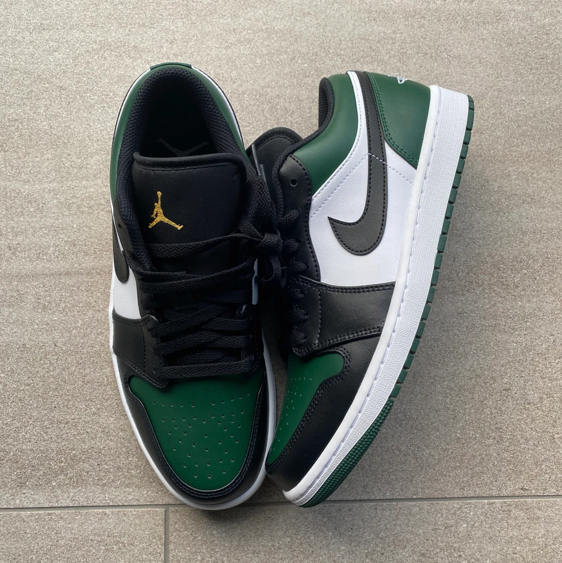 Jordan 1 low pine green  - 90