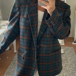 Rutig Overzized kavaj  - SIR Overzized kavaj, rutigt mönster. Använd 2-3 ggr. Som ny i skick. 