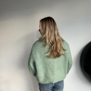 Stickad tröja från Zara - Grön stickad tröja från Zara💚