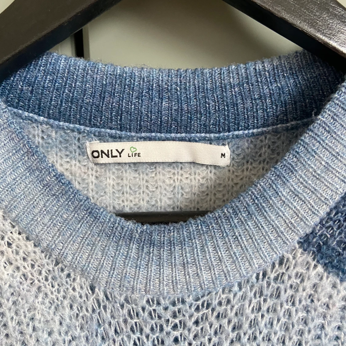 Blå, stickad tröja - 90