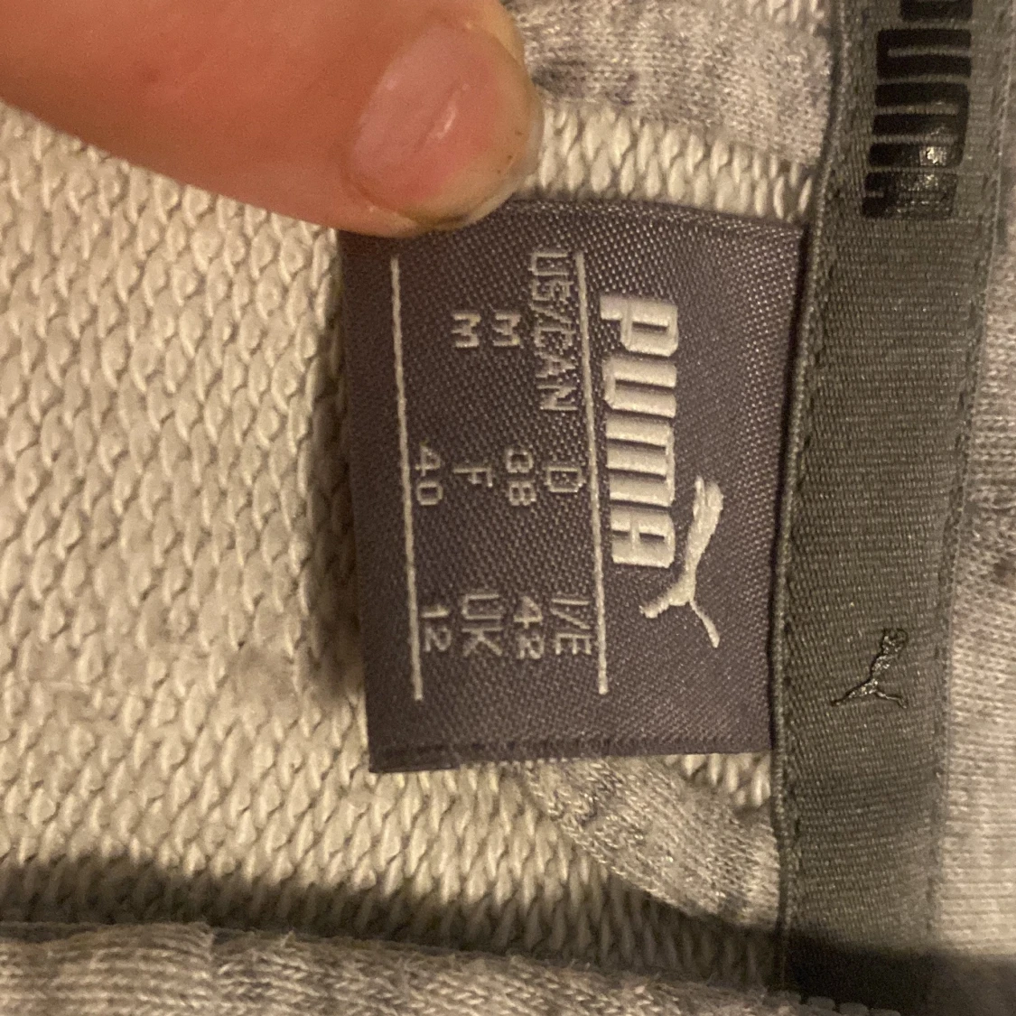 En puma tröja  - 90