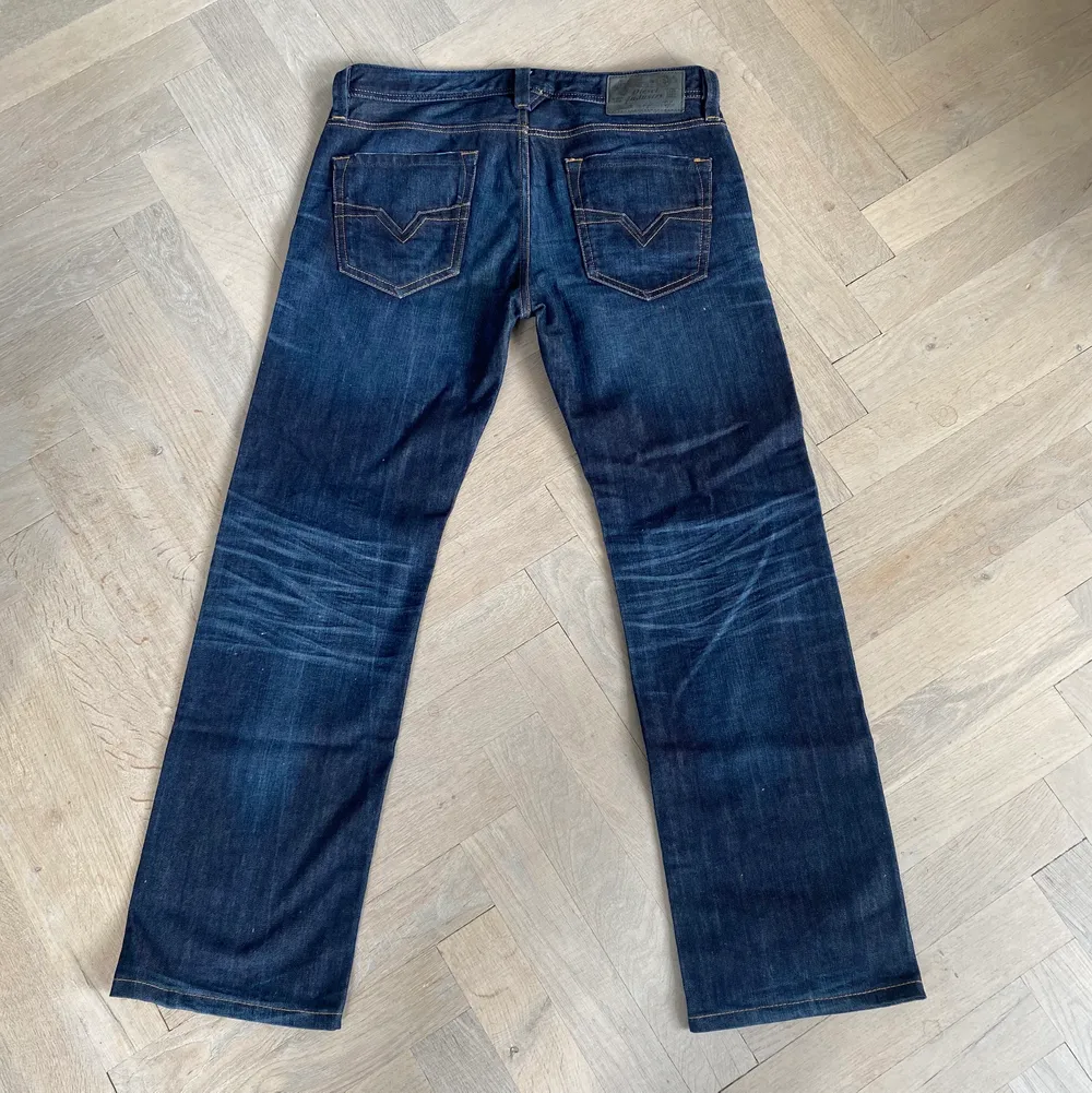 Coola diesel jeans i nyskick! aldrig använda. Storlek 30/30, skriv privat för mer info💘 200kr+frakt (66kr). Jeans & Byxor.