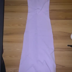 Zara  - Klänning som jag aldrig använt. 