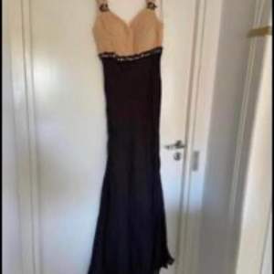 La femme brand party maxi dress black and beige with nice yallow crystal  size 36 (small) . Material polyester 