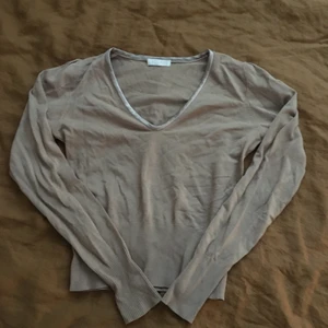 tröja -  Beers långärmad tröja, skriv om du är intresserad♥️ den har ett jätte litet hål i båda armhålorna som jag kan skicka bild på 