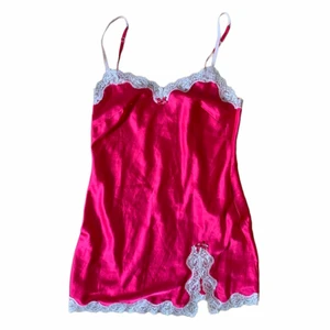 Victoria secret slip on dress - Gullig slip on dress från Victoria secret 🍒🎱fint skick men lite nopprig 