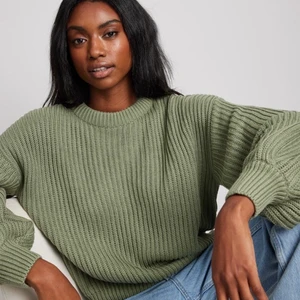 Sweatshirt säljes  - Säljer en alldeles ny sweatshirt pga fel storlek🥹🫶