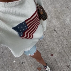 Stickad tröja - Säljer denna stickade tröja från gina, bara använd typ 2-3 gånger❤️❤️