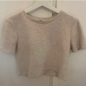Zara tröja - Lägger upp igen pga oseriös köpare!! Populär t shirt från zara
