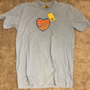 Chinatown Market Heart Tshirt - Chinatown Market tshirt. Condition is 6/10. Size L, Large. Message for more images.