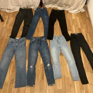 Skinny jeans från bikbok, hm, gina osv, ett par flare jeans, säljer för 100 kr styck och står ej för frakt. Skriv gärna privat för funderingar 💗