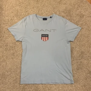 Gant T-Shirt - Gant T-shirt | Storlek S | Skick är 7/10 | Pris kan alltid diskuteras | Frågor tas i PM |