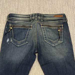 Fräcka Replay jeans, för mer information skriv privat❤️👍
