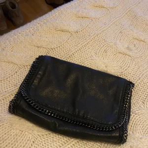 Kedje väska - Kedje väska. Kommer ej till användning lämgre