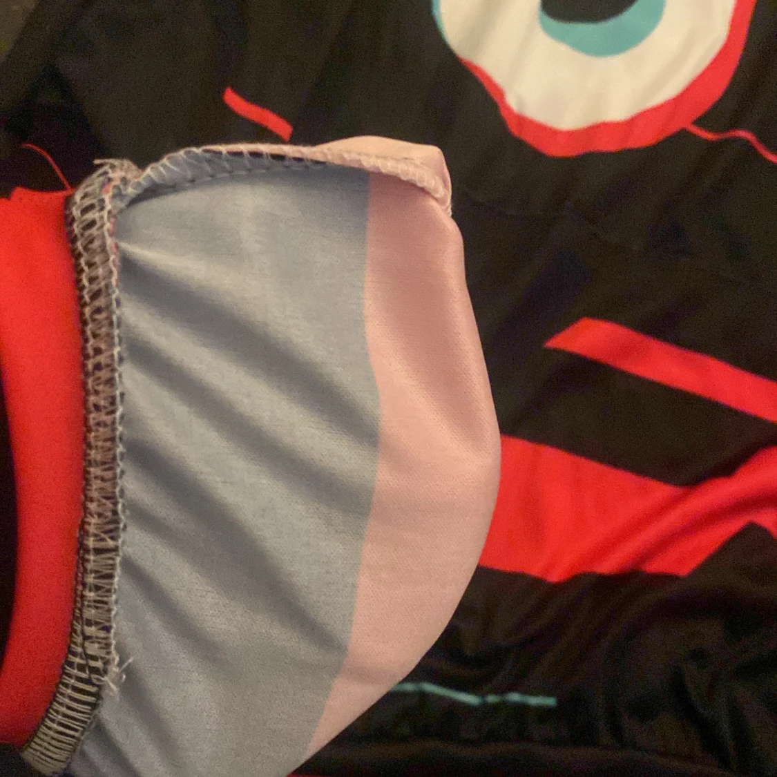 Röd svart TikTok tröja  - 91