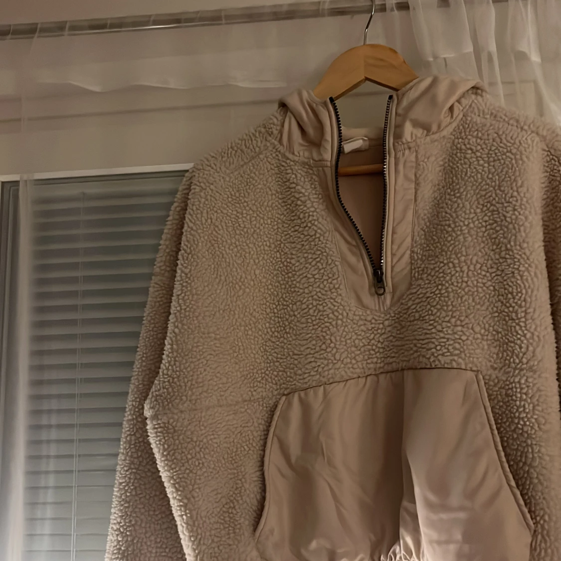 H&M Sport Beige teddy Hoodie! Strl M - 91