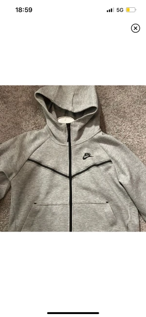 Nike tech - Använd få gånger, nyskick