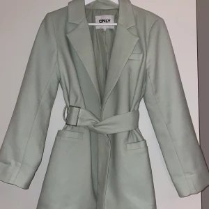 Pastellgrön kavaj  - Fin vårkavaj/jacka i pastellgrön 🤍 