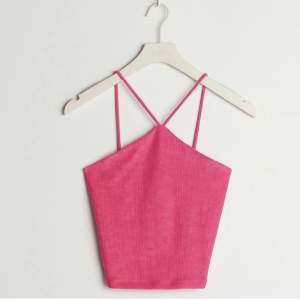 Säljer detta rosa linne från zara i storlek s som är i nyskick💗