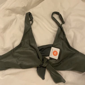 Grön bikinitopp - Supersnygg, helt ny!