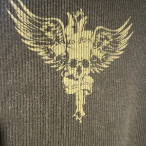 Linne  - Linne från brandy Melville aldrig använt inga fläckar eller något sånt jätte fin :)