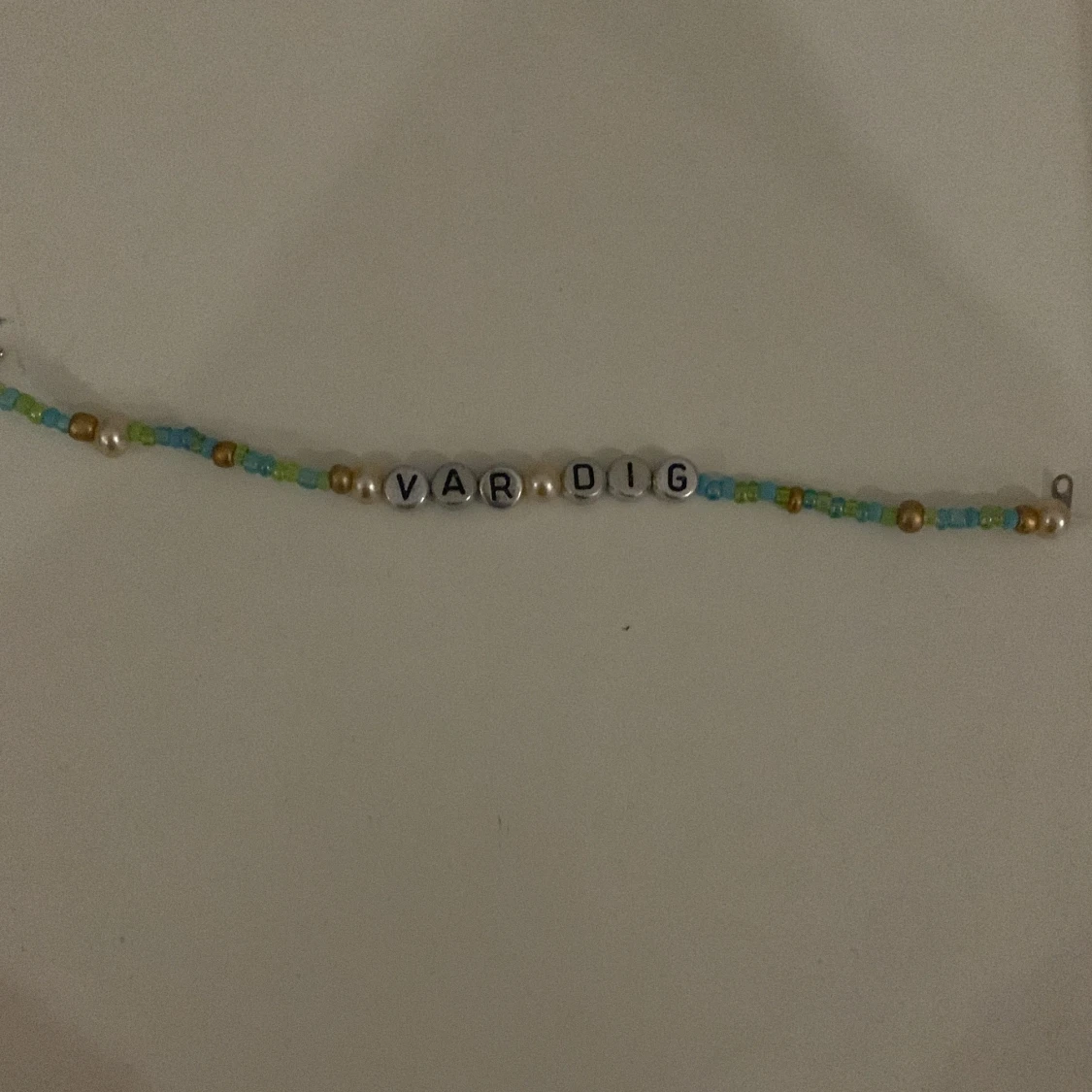 VAR DIG ARMBAND 🎸🪩💿