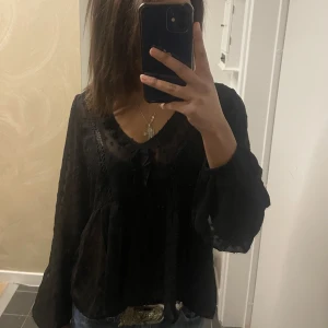 Blus  - Söt blus men kommer ej till användning 💕 kom priv till frågor 