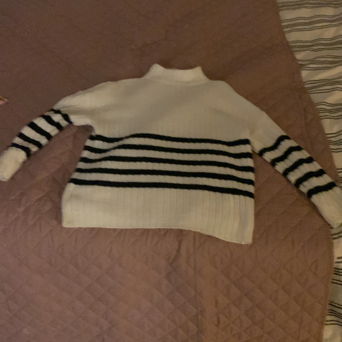 En fin tröja ålder 9-10 !! 