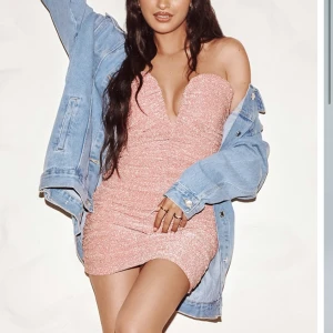 Pink Glitter Dress!  - M/L glitter klänning! Helt ny! Beställde inför nyår men kom inte till användning! 