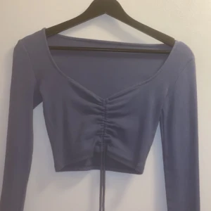 Boohootröja - Gråblå. Använda men den är i bra skick.