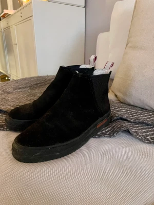 Gant vinterskor - Storlek 38. (Kan mäta innermått vid behov) Ej rengjorda innan fotografering. Köpare betalar frakt. 