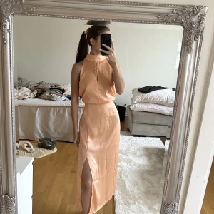 Klänning  - Så fin klänning, pris inklusive frakt. Använd en gång❤️